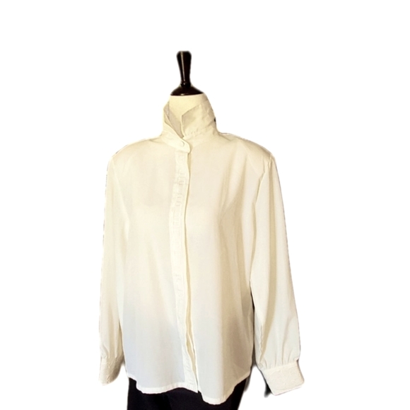 VINTAGE LONG SLEEVE BLOUSE SHIRT LONG SLEEVE 100% POLYESTER CREAM SIZE 10 PETITE - Picture 2 of 8